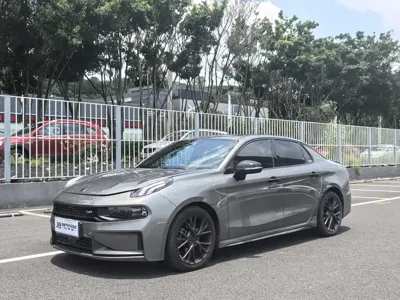 Lynk & Co 03