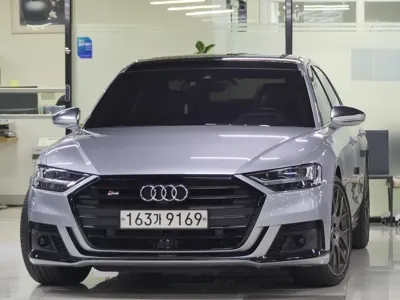 Audi S8