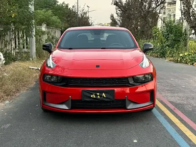 Lynk & Co 03