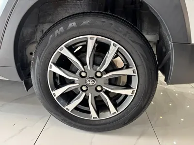 Toyota Yaris L