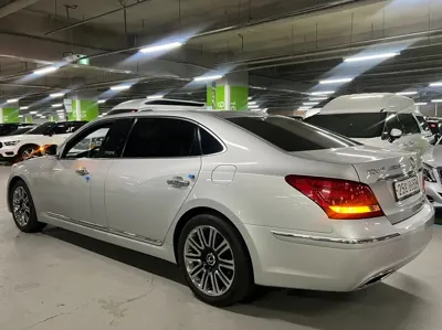 Hyundai Equus