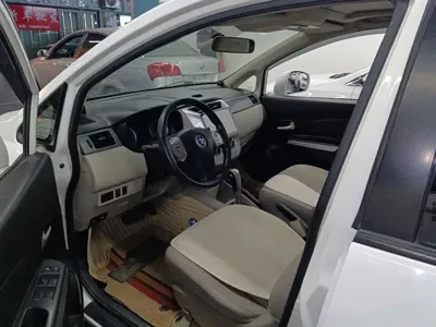 Venucia R50