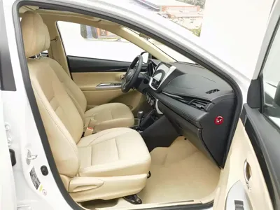 Toyota Yaris L