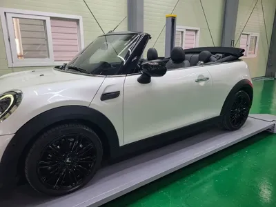 MINI Cooper Convertible