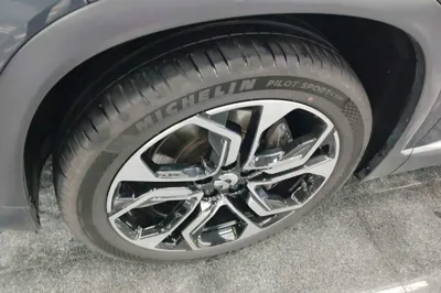 Nio ES8