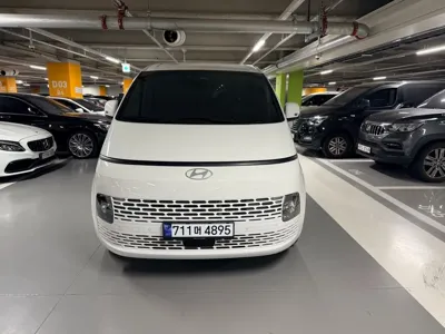 Hyundai Staria