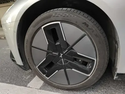 Xpeng P7
