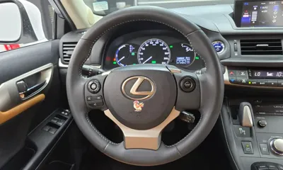 Lexus CT200h