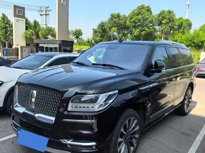 Lincoln Navigator