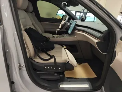 Nio ES8