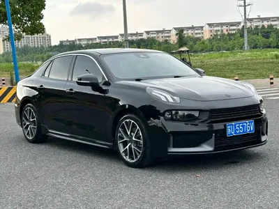 Lynk & Co 03