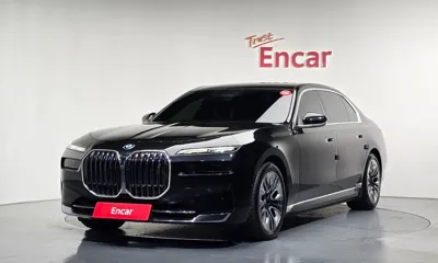 BMW i7