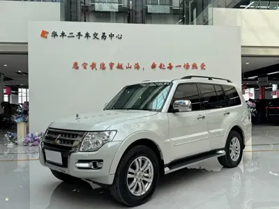 Mitsubishi Pajero (Import)