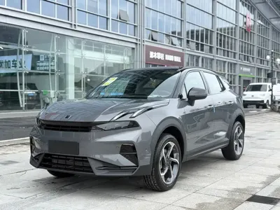 Lynk & Co 06