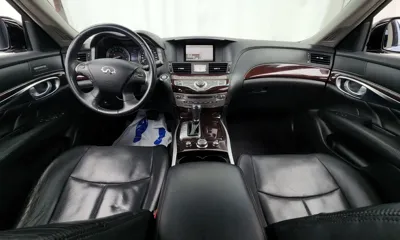 Infiniti M