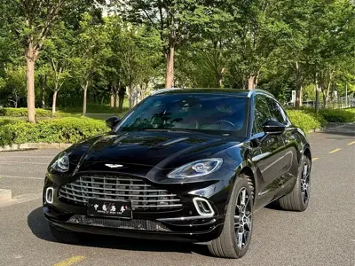 Aston Martin DBX