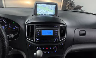 Hyundai Starex