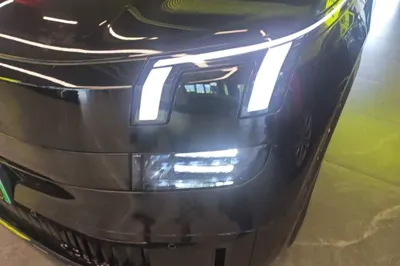 Lynk & Co 900