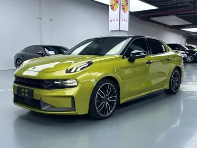 Lynk & Co 03