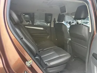 Isuzu MU-X