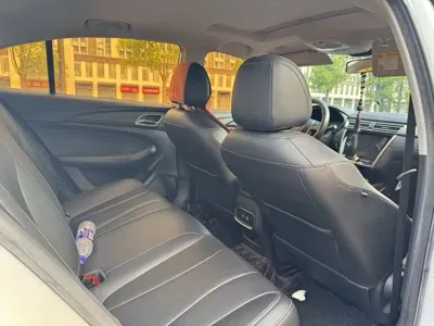 Roewe i5