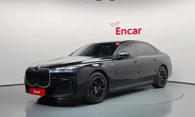 BMW i7