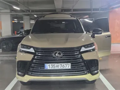 Lexus LX
