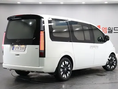 Hyundai Staria