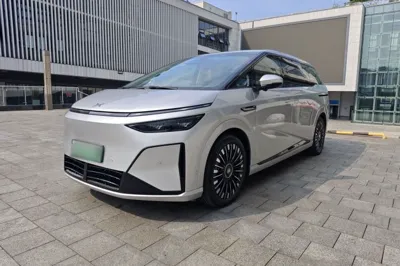 Xpeng X9