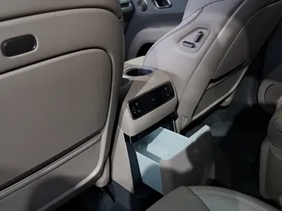 Li Auto 理想i8