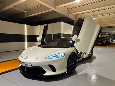 McLaren GT