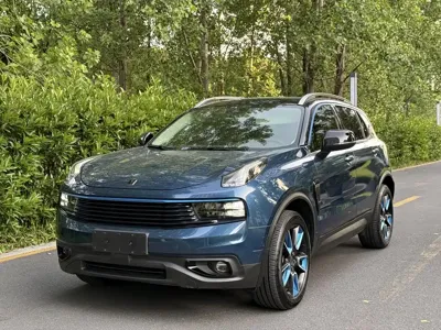 Lynk & Co 01