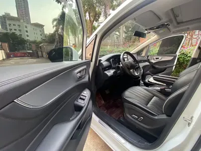 Roewe iMAX8