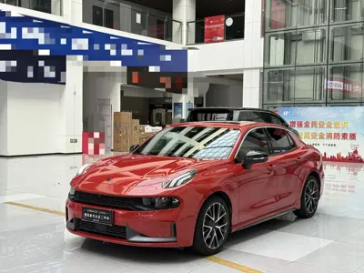 Lynk & Co 03