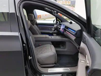 Nio ES8