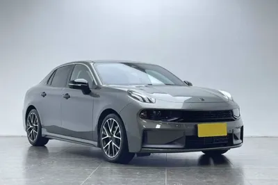 Lynk & Co 03