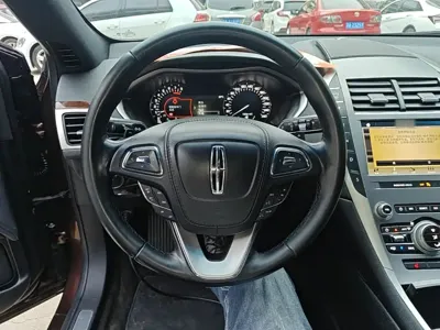 Lincoln MKZ
