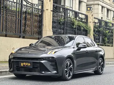Lynk & Co 03