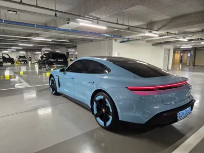 Porsche Taycan