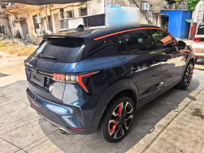 Lynk & Co 06
