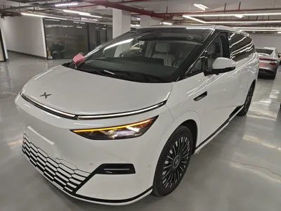 Xpeng X9
