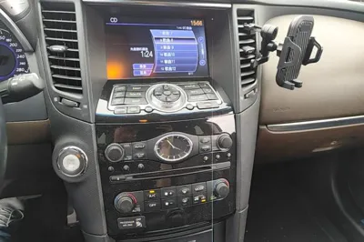 Infiniti QX70
