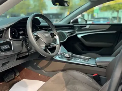 Audi A7L