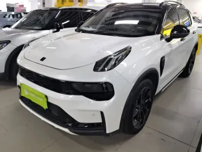 Lynk & Co 01 EM-P