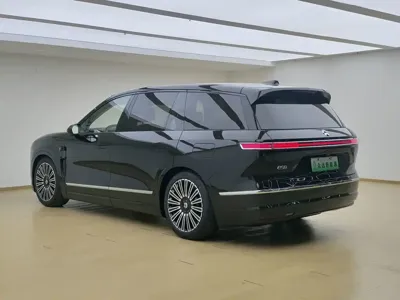 Nio ES8