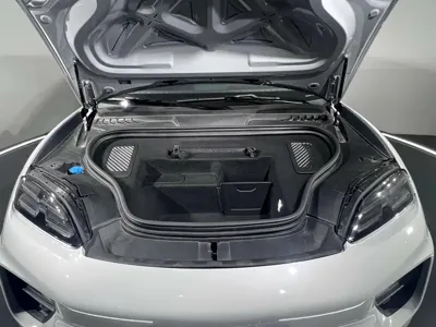 Porsche Macan EV