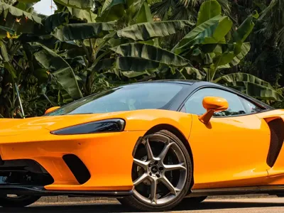 McLaren GT