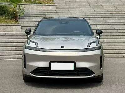Lynk & Co 08 EM-P