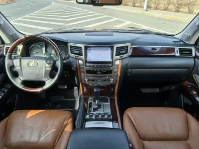 Lexus LX
