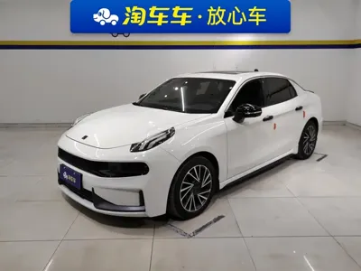 Lynk & Co 03